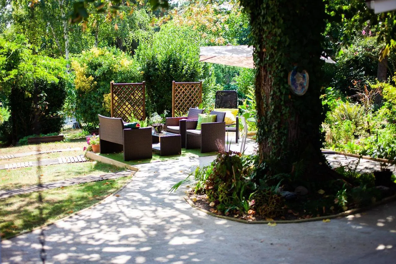 Homestay Mirguet Au Jardin Apartment Saint-Elix-le-Chateau